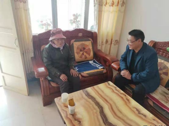 平涼泓源公司開展“踐行初心使命，助推脫貧攻堅”主題黨日活動(圖5)