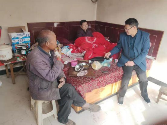 平涼泓源公司開展“踐行初心使命，助推脫貧攻堅”主題黨日活動(圖6)